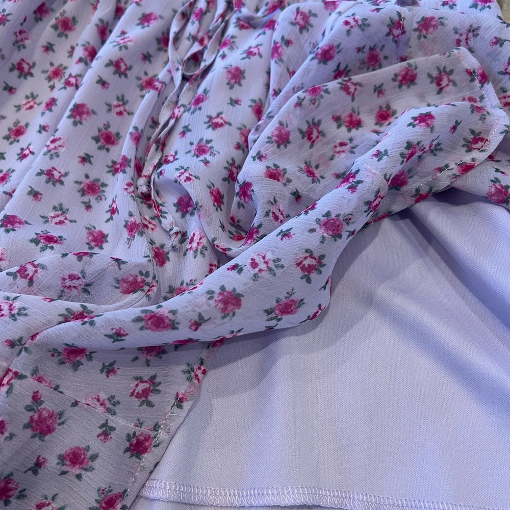 Floral Ruffle Romper. Size Small - Picture 5 of 6